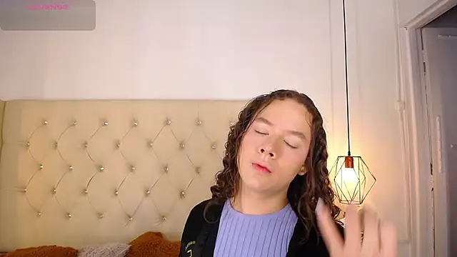 bycandy  online show from November 14, 2025, 12:31 pm