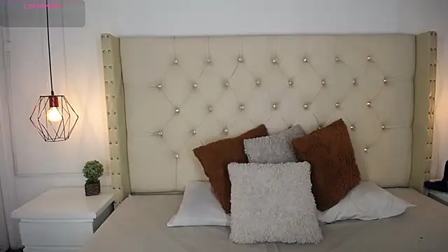 bycandy  online show from February 25, 2026, 1:11 pm