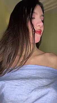 Emily-hottson online show from February 5, 2026, 8:10 am