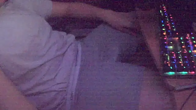 xderox318 online show from November 15, 2025, 12:14 am