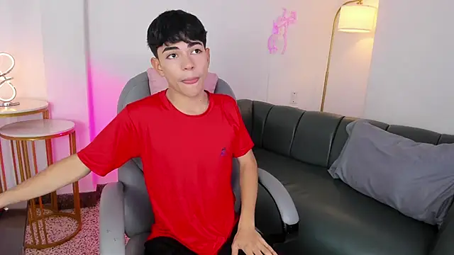 Snapshot of Peter_chase chatting on December 2, 2025, 6:09 pm Peter chase online show from December 2, 2025, 6:09 pm