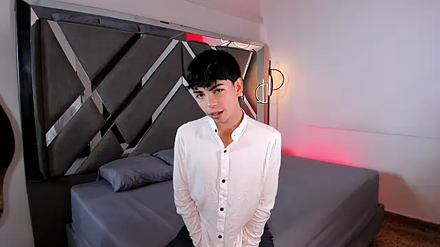 Snapshot of Peter_chase chatting on December 14, 2025, 2:33 pm Peter chase online show from December 14, 2025, 2:33 pm