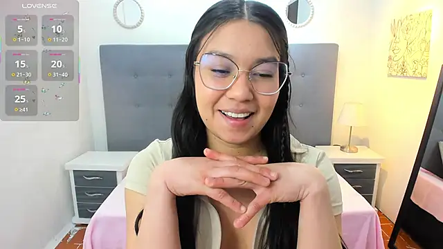 chaneelstark online show from November 8, 2025, 5:22 am