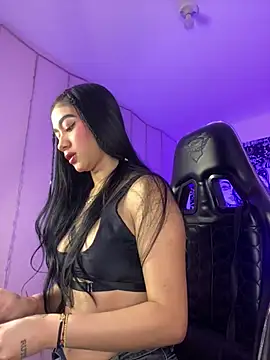 camila1 torres  online show from January 17, 2026, 7:28 pm