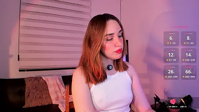 Snapshot of SarahCastillo_ chatting on October 11, 2025, 4:02 am SarahCastillo online show from October 11, 2025, 4:02 am