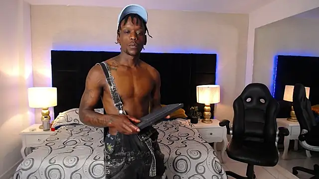 Snapshot of SkylerBigxxx chatting on April 15, 2026, 3:56 am SkylerBigxxx online show from April 15, 2026, 3:56 am