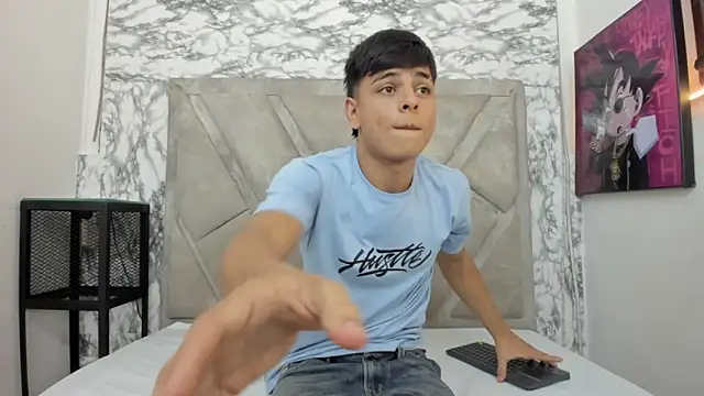 Logan Jhonson online show from November 12, 2025, 2:15 am