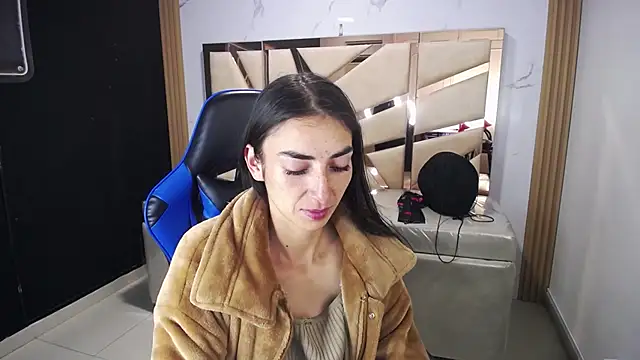 Maily a  online show from December 18, 2025, 3:00 am