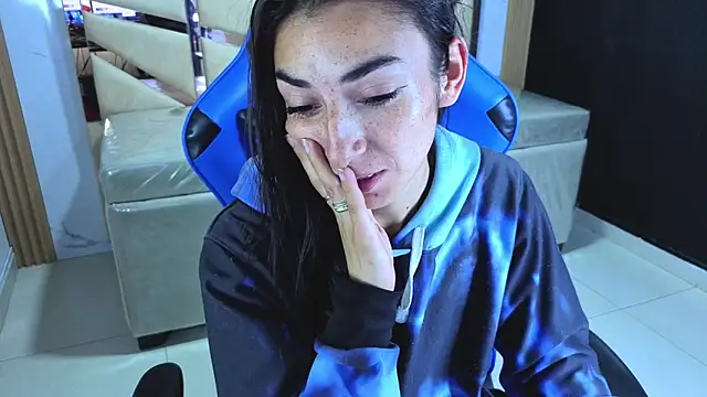 Maily a  online show from April 11, 2026, 3:14 am