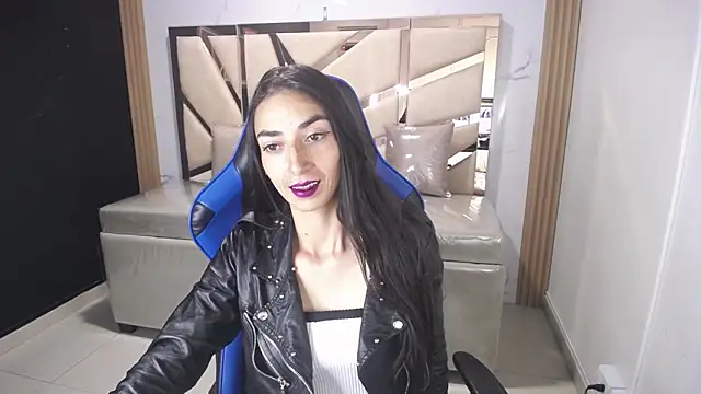 Snapshot of Maily_a_ chatting on November 9, 2025, 12:42 pm Maily a online show from November 9, 2025, 12:42 pm