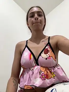 KaMila M00N online show from February 6, 2026, 5:47 am