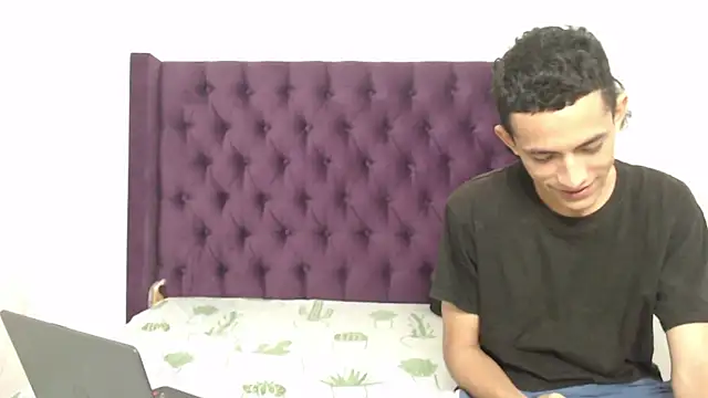 KaMila M00N online show from January 7, 2026, 4:23 pm