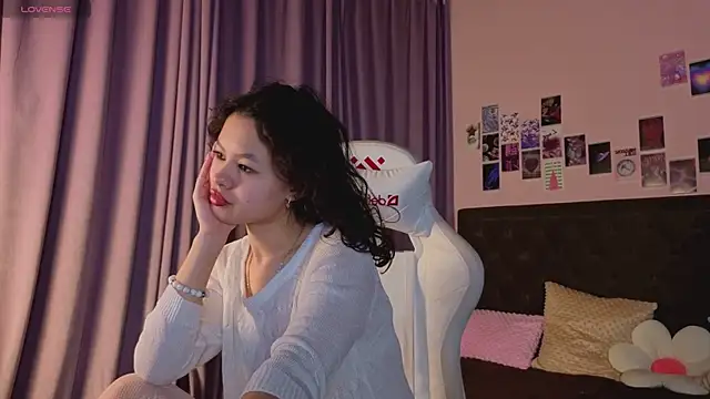 Snapshot of moco_choco chatting on April 16, 2026, 6:03 am moco choco online show from April 16, 2026, 6:03 am