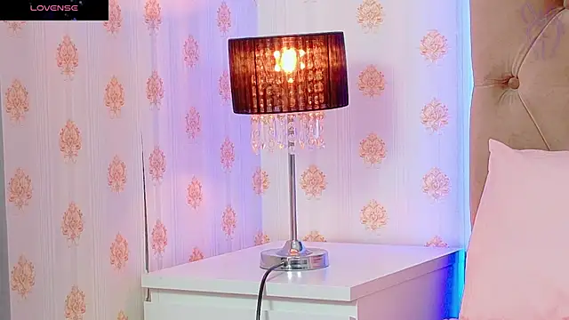 CoraVex online show from October 22, 2025, 4:12 am