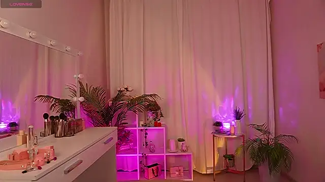 Amelia Wells online show from October 13, 2025, 5:20 am