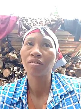 Snapshot of donna-bae chatting on November 15, 2025, 6:39 am donna-bae online show from November 15, 2025, 6:39 am