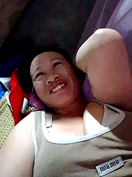 Snapshot of donna-bae chatting on March 6, 2026, 8:48 pm donna-bae online show from March 6, 2026, 8:48 pm