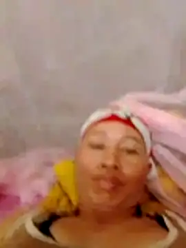 Snapshot of donna-bae chatting on March 16, 2026, 5:44 am donna-bae online show from March 16, 2026, 5:44 am