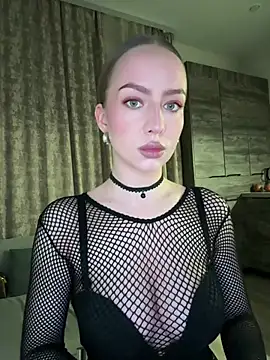 Snapshot of MissOyee chatting on February 12, 2026, 7:13 pm MissOyee online show from February 12, 2026, 7:13 pm