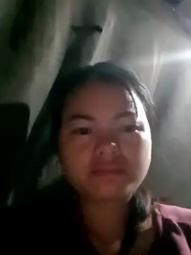 emly-xinh18 online show from October 24, 2025, 8:41 pm