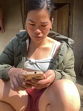 Qinjid002 online show from November 27, 2025, 4:24 am