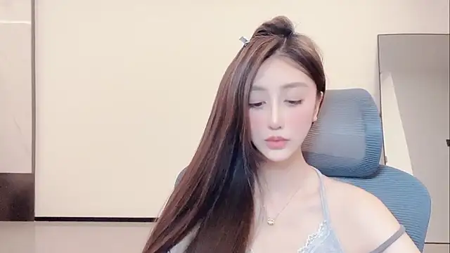 Snapshot of Melody-11 chatting on March 4, 2026, 6:37 pm Melody-11 online show from March 4, 2026, 6:37 pm