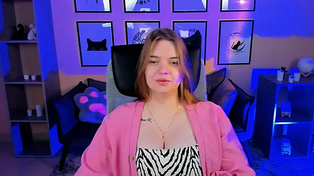 LisaMitchell online show from November 14, 2025, 2:37 am