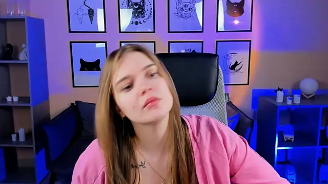 LisaMitchell online show from October 29, 2025, 2:32 am