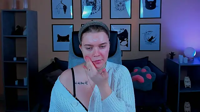 LisaMitchell online show from October 18, 2025, 3:41 am