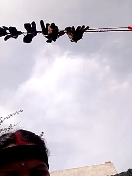 Hott locky online show from December 21, 2025, 7:21 am