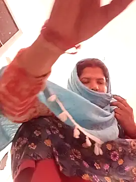 Hott locky online show from December 16, 2025, 4:17 am