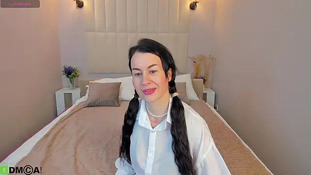 Stella Leon online show from October 11, 2025, 1:06 am