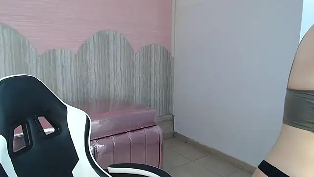 Snapshot of im_anny_t chatting on October 2, 2025, 12:30 pm im anny t online show from October 2, 2025, 12:30 pm