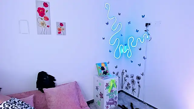 Snapshot of lilielou_ chatting on December 20, 2025, 6:22 pm lilielou online show from December 20, 2025, 6:22 pm