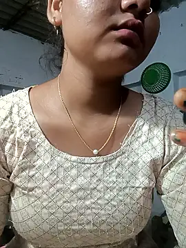 Hot Shredha online show from October 4, 2025, 1:45 pm