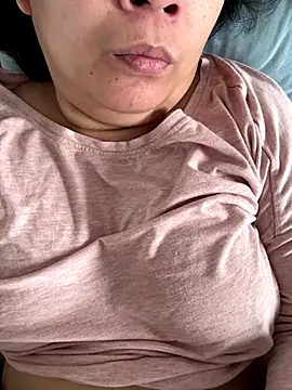 Snapshot of Spicyja chatting on October 16, 2025, 8:22 am Spicyja online show from October 16, 2025, 8:22 am