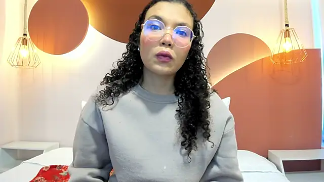 Snapshot of SweetStarr_ chatting on September 23, 2025, 12:45 pm SweetStarr online show from September 23, 2025, 12:45 pm