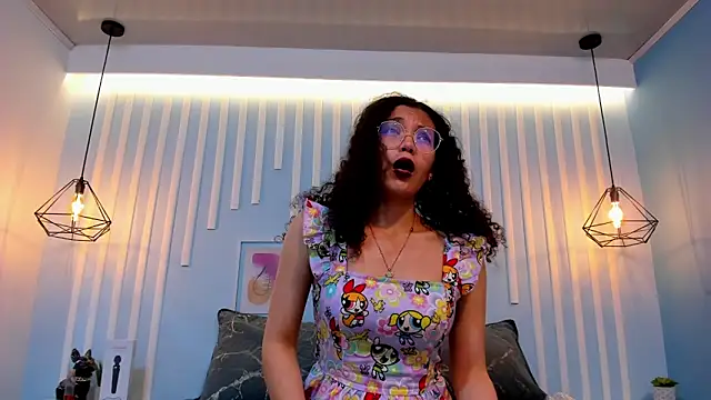 Snapshot of SweetStarr_ chatting on November 3, 2025, 1:04 pm SweetStarr online show from November 3, 2025, 1:04 pm