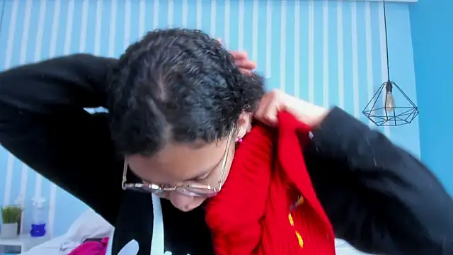 Snapshot of SweetStarr_ chatting on October 8, 2025, 12:50 pm SweetStarr online show from October 8, 2025, 12:50 pm