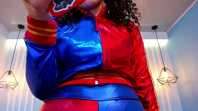 Snapshot of SweetStarr_ chatting on October 31, 2025, 12:24 pm SweetStarr online show from October 31, 2025, 12:24 pm