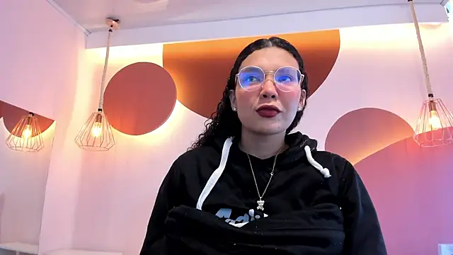 Snapshot of SweetStarr_ chatting on September 22, 2025, 12:55 pm SweetStarr online show from September 22, 2025, 12:55 pm