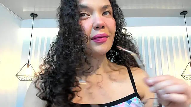 Snapshot of SweetStarr_ chatting on October 27, 2025, 12:39 pm SweetStarr online show from October 27, 2025, 12:39 pm