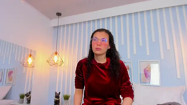 Snapshot of SweetStarr_ chatting on October 5, 2025, 1:46 pm SweetStarr online show from October 5, 2025, 1:46 pm