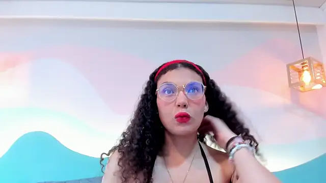 Snapshot of SweetStarr_ chatting on November 28, 2025, 12:49 pm SweetStarr online show from November 28, 2025, 12:49 pm