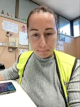 bichota85 online show from November 18, 2025, 11:24 am