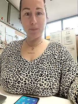 Snapshot of bichota85 chatting on February 10, 2026, 12:26 pm bichota85 online show from February 10, 2026, 12:26 pm