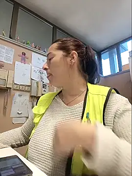 bichota85 online show from November 26, 2025, 11:32 am