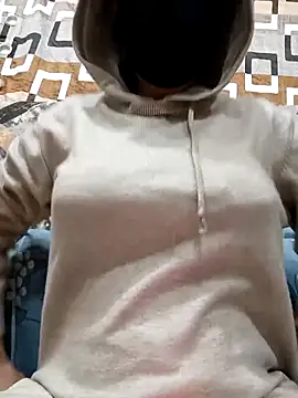 Sophia James  online show from December 18, 2025, 6:12 pm