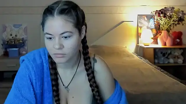 NicoleCollys online show from October 7, 2025, 11:06 pm