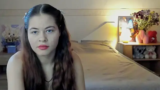 NicoleCollys online show from October 9, 2025, 5:30 am